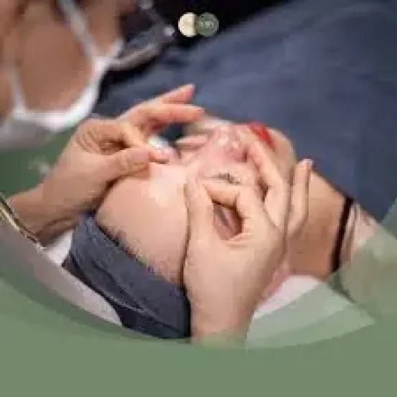 MASSAGE VÙNG MẮT + TAI